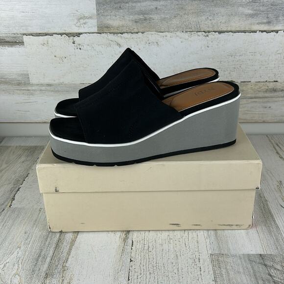 NYDJ Womens 8.5 Rysa Black Canvas Gray Fabric Platform Wedge Sandals Slip-On new - Picture 1 of 10